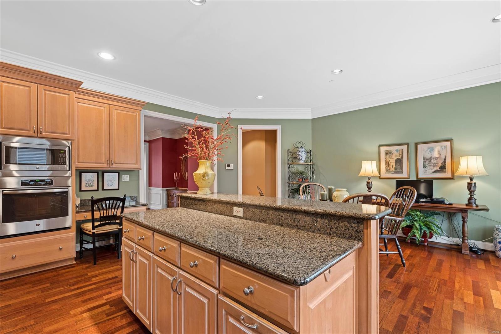 Shaw Place Condo - Residential