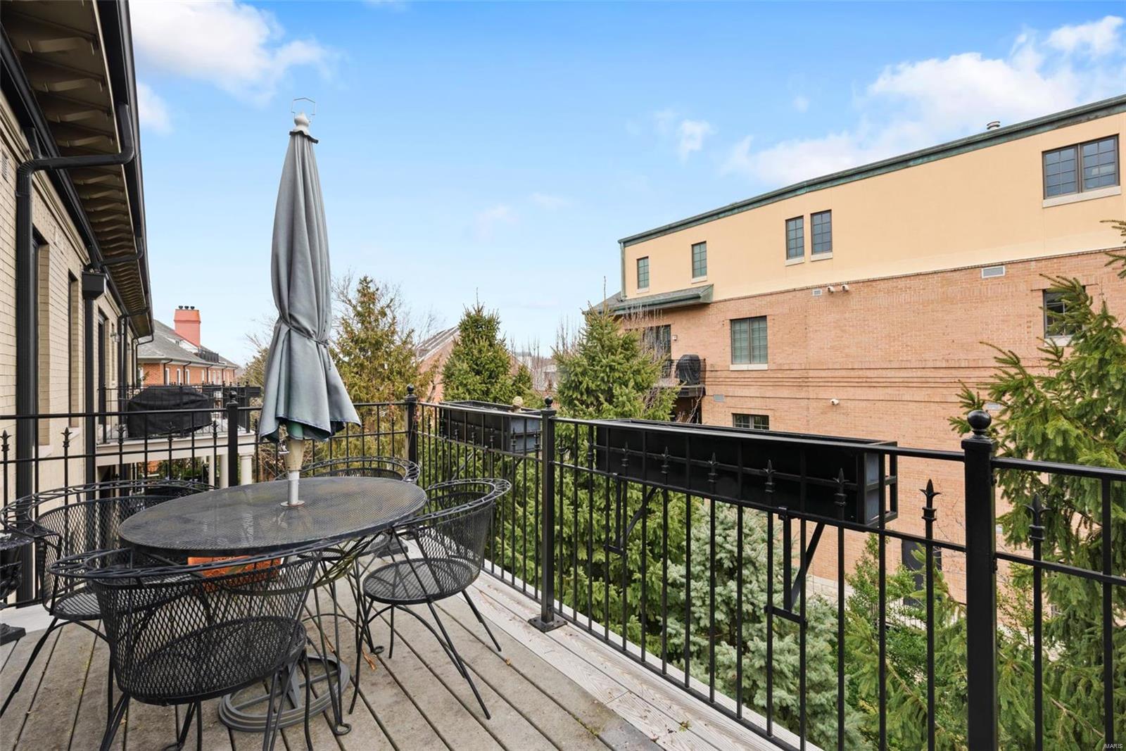 Shaw Place Condo - Residential