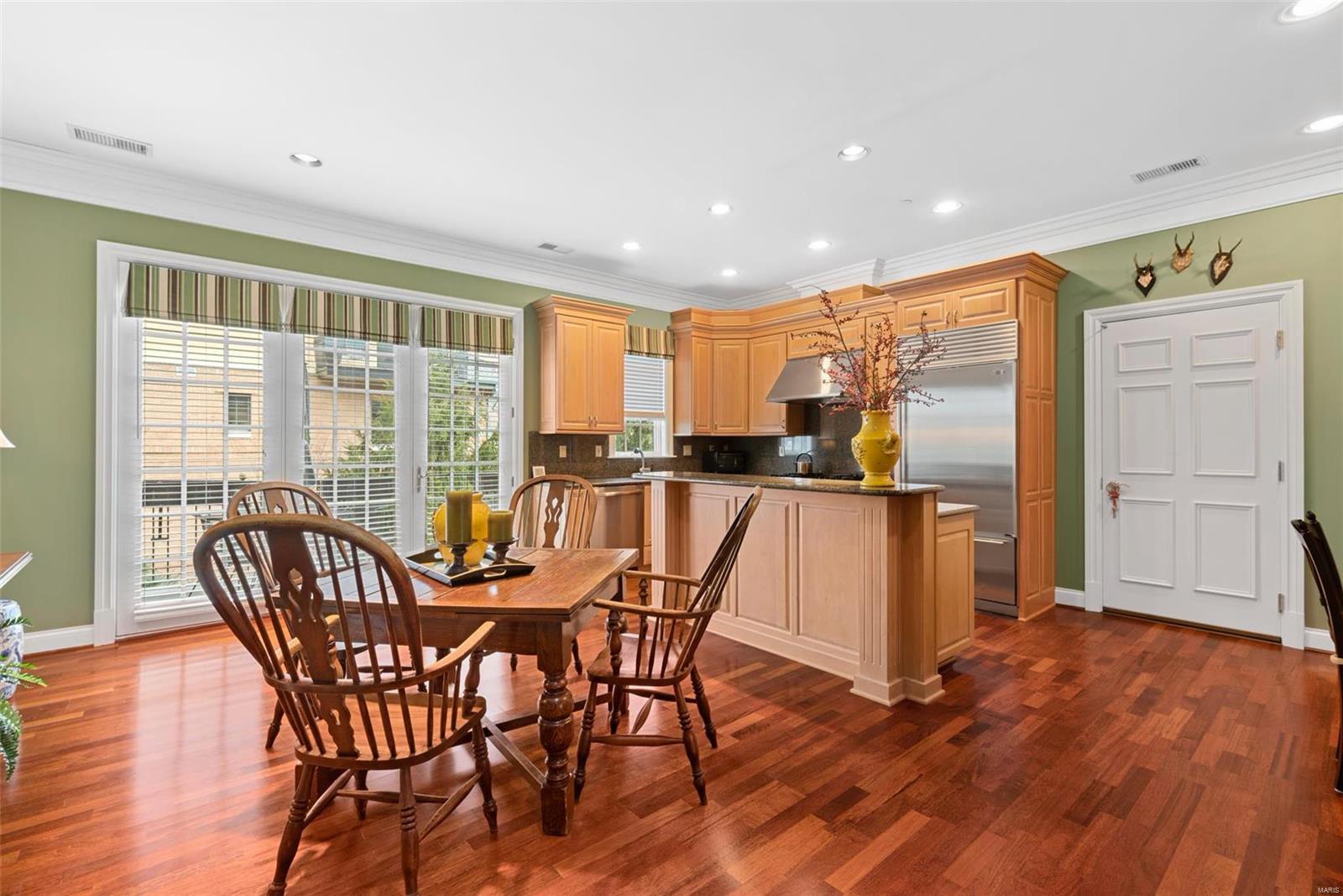 Shaw Place Condo - Residential