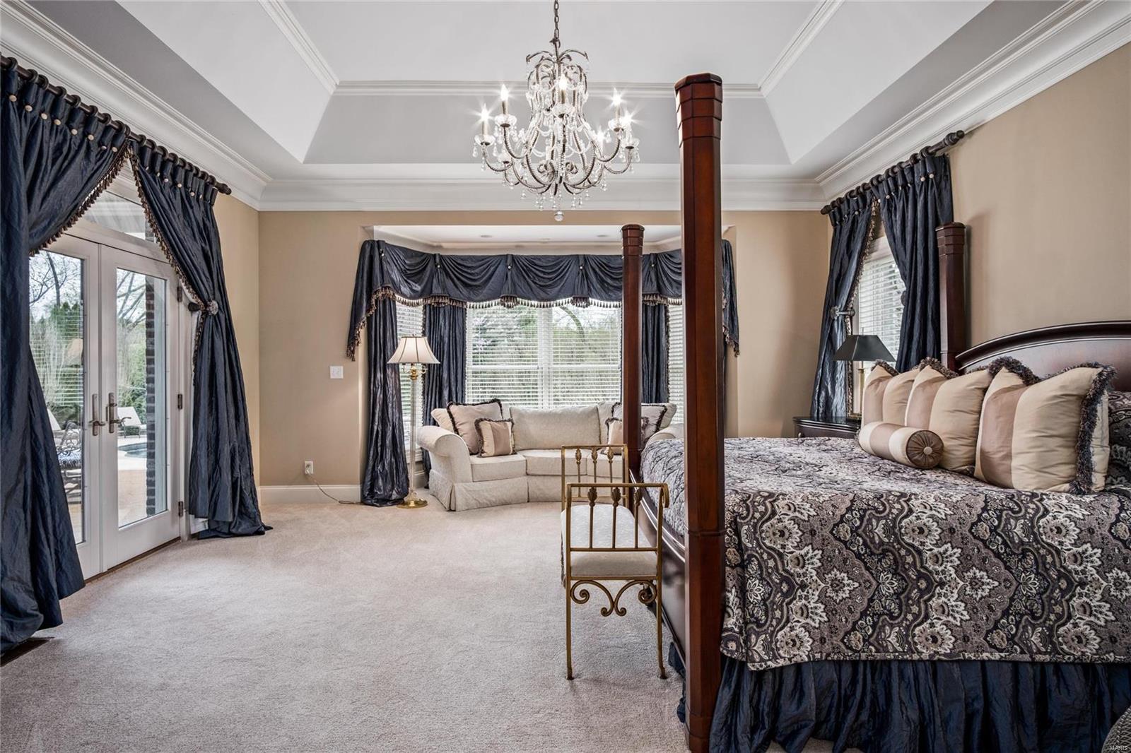 Outer Ladue Drive - Residential