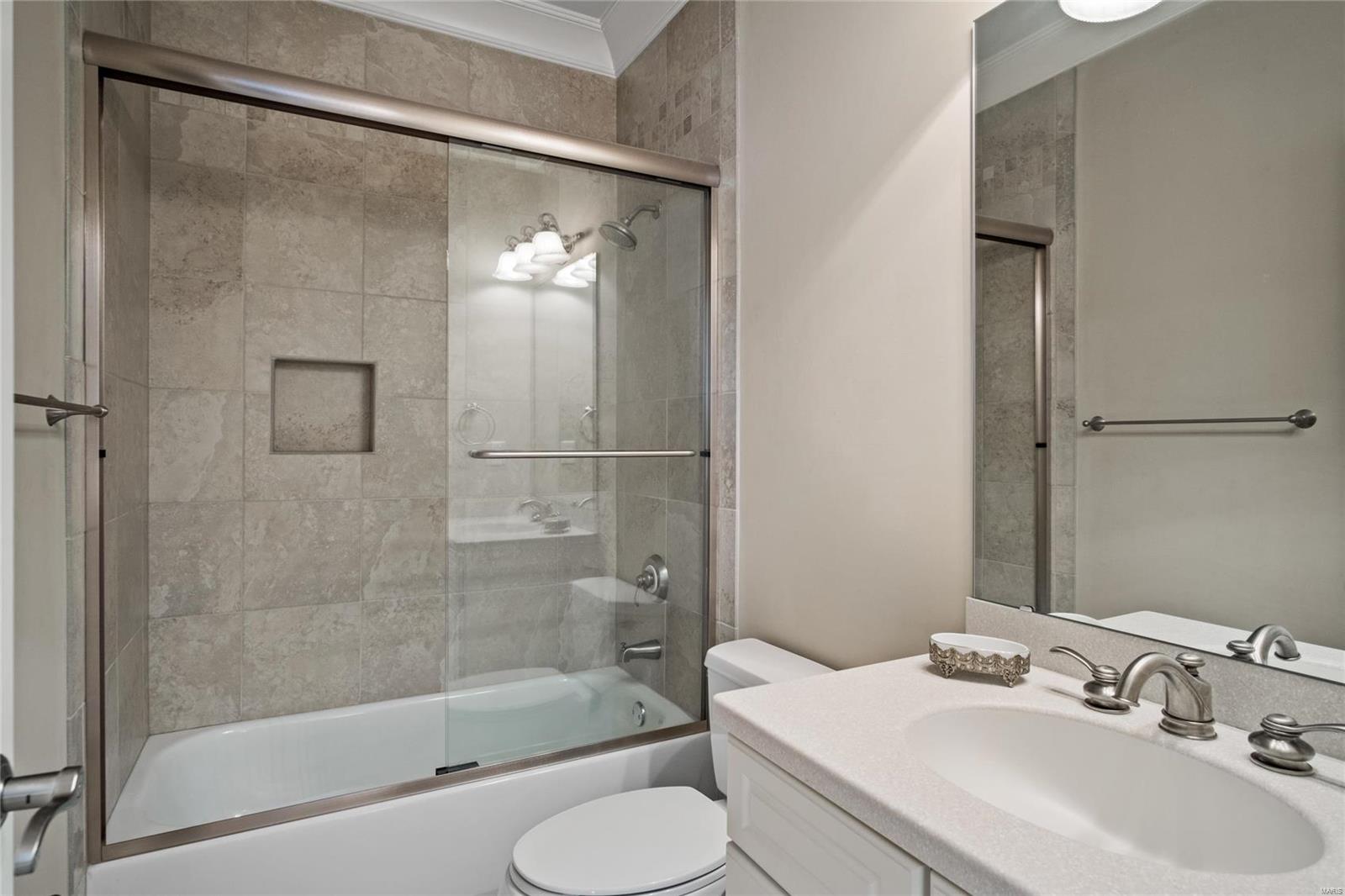 Outer Ladue Drive - Residential