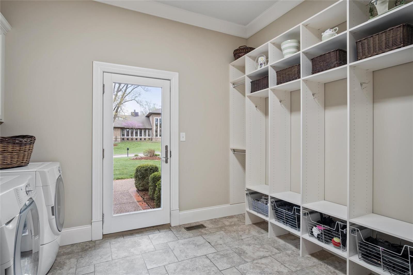 Outer Ladue Drive - Residential