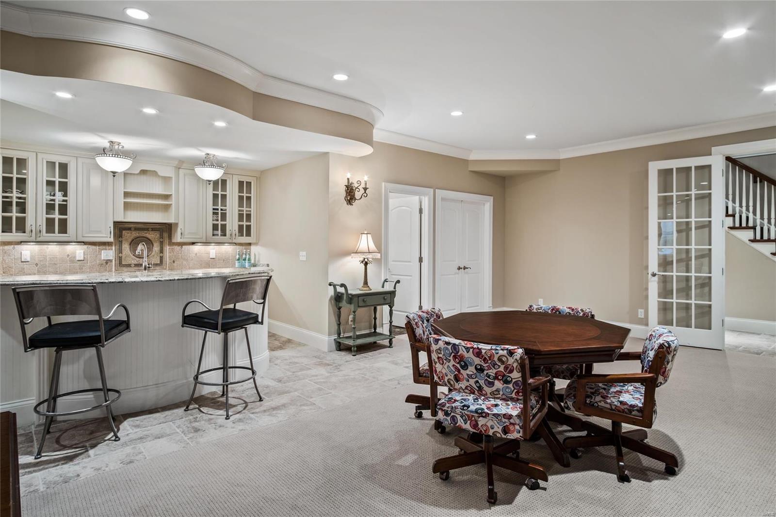 Outer Ladue Drive - Residential