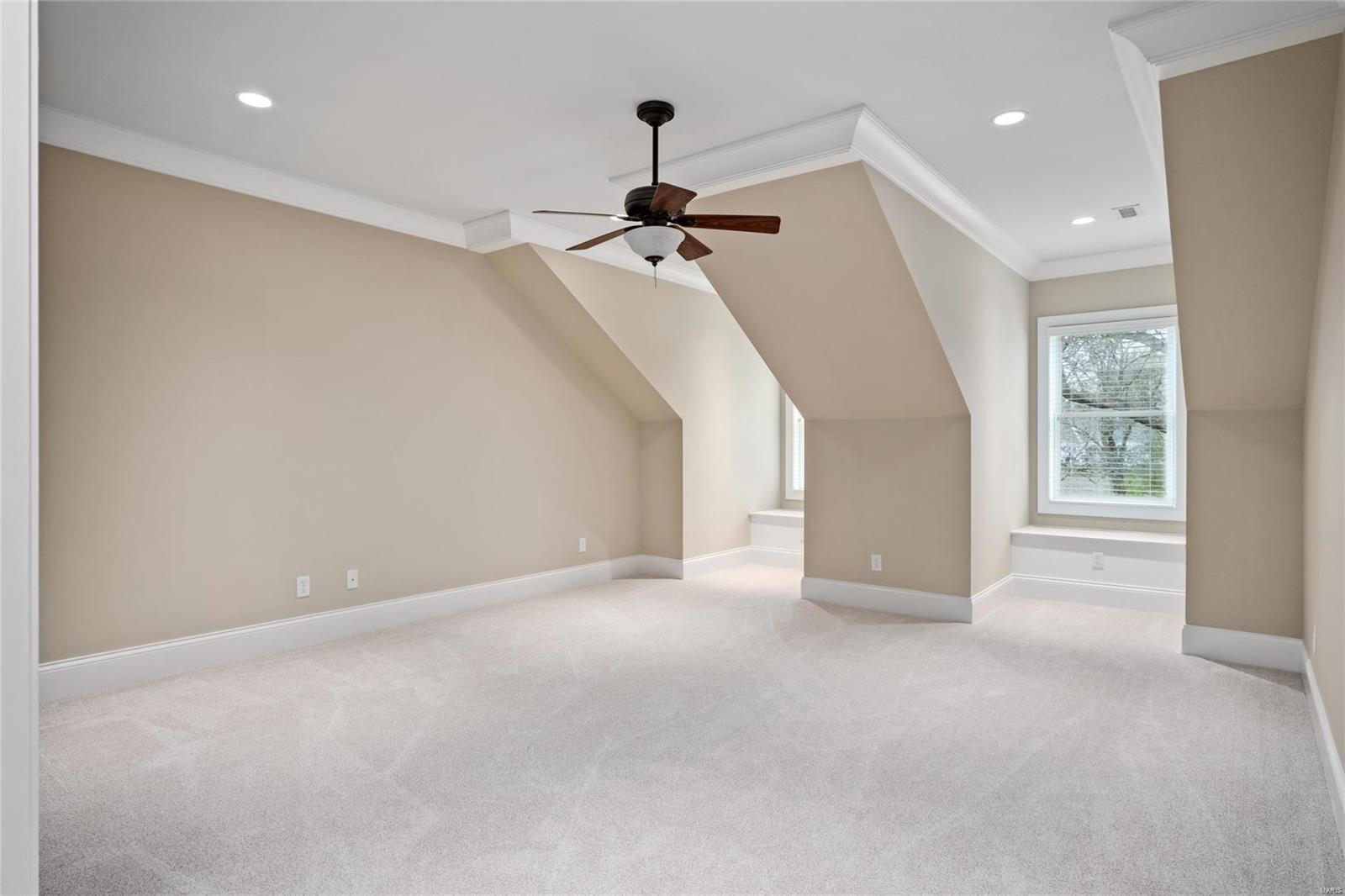 Outer Ladue Drive - Residential