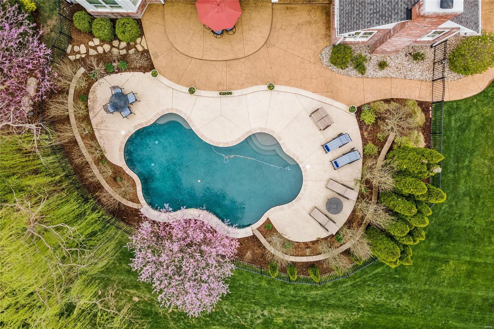 Outer Ladue Drive - Residential