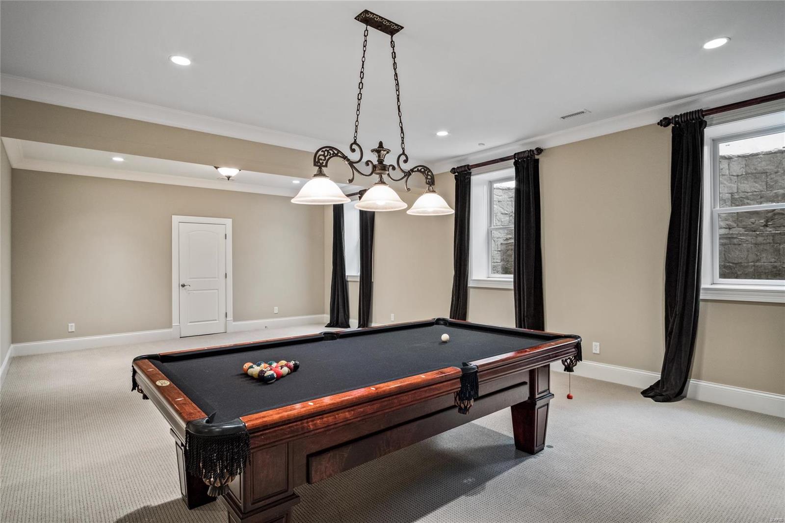 Outer Ladue Drive - Residential