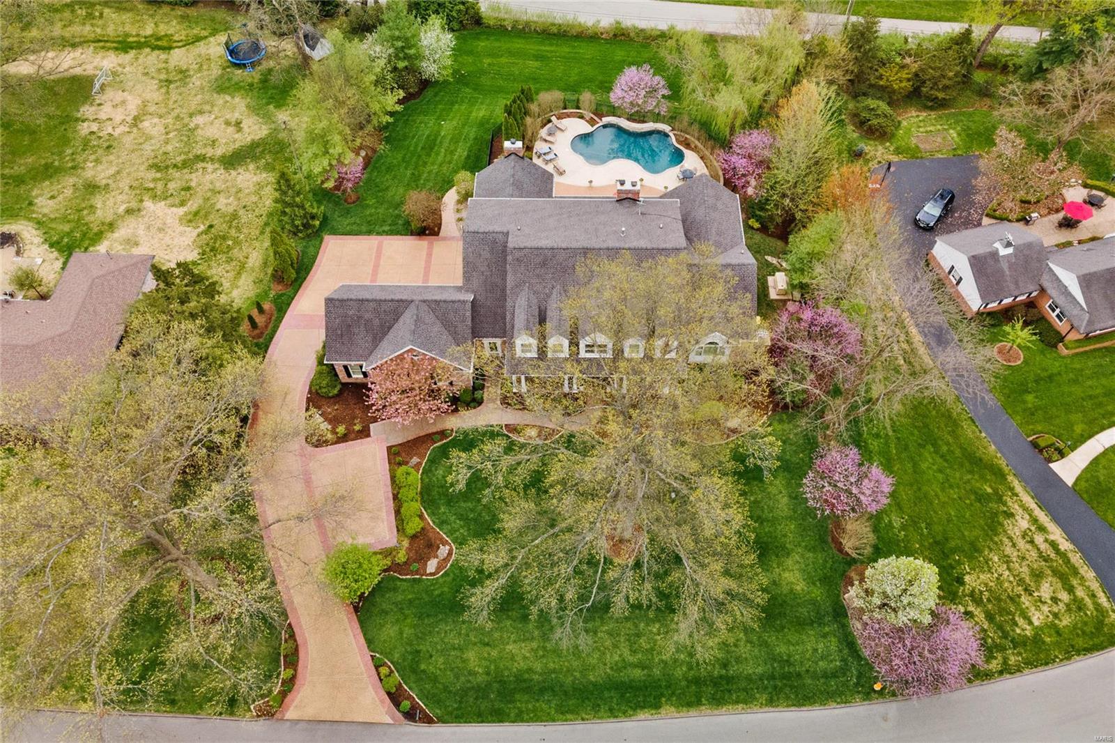 Outer Ladue Drive - Residential