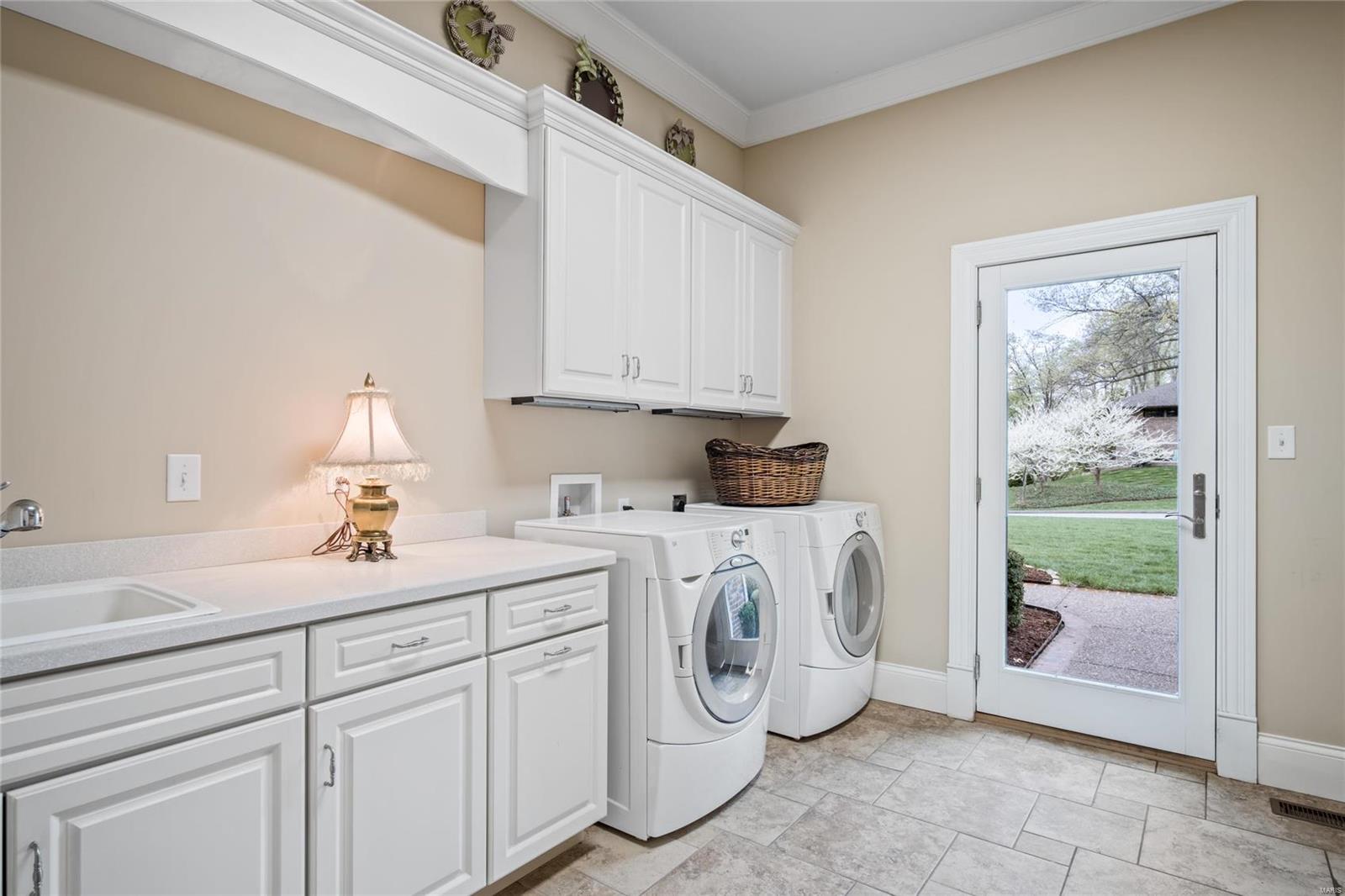 Outer Ladue Drive - Residential