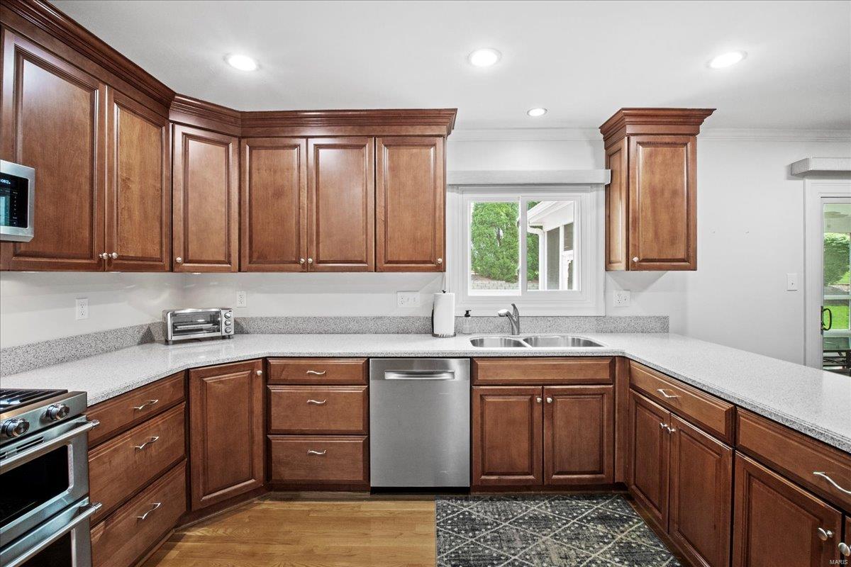 St Louis, Missouri 63131, United States, 4 Bedrooms Bedrooms, ,2 BathroomsBathrooms,Residential,Active,123839