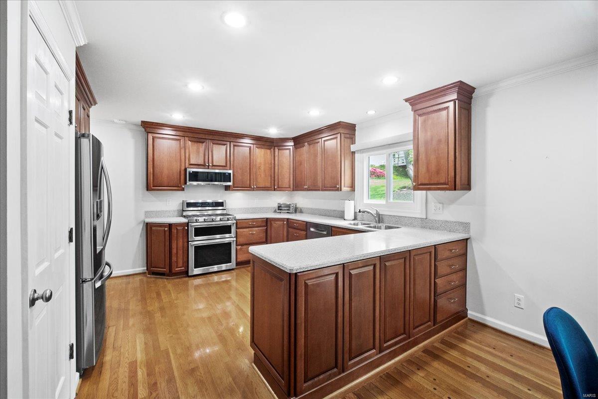 St Louis, Missouri 63131, United States, 4 Bedrooms Bedrooms, ,2 BathroomsBathrooms,Residential,Active,123839