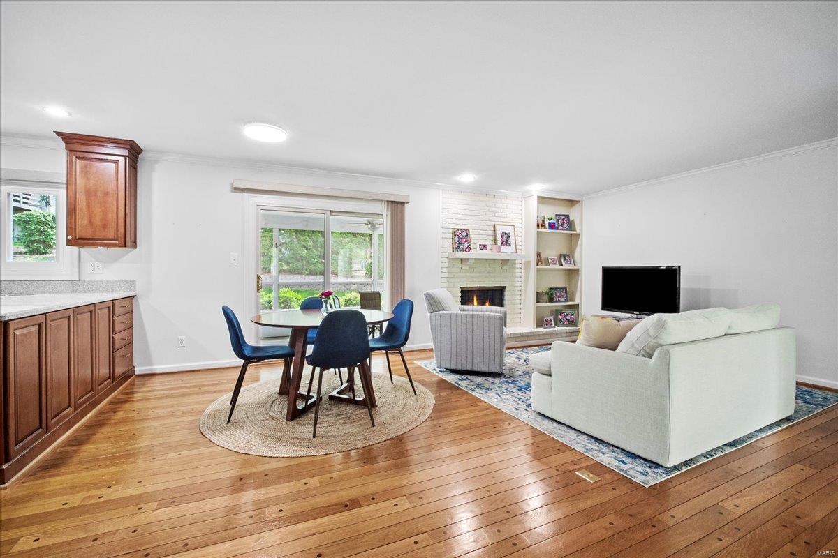 St Louis, Missouri 63131, United States, 4 Bedrooms Bedrooms, ,2 BathroomsBathrooms,Residential,Active,123839