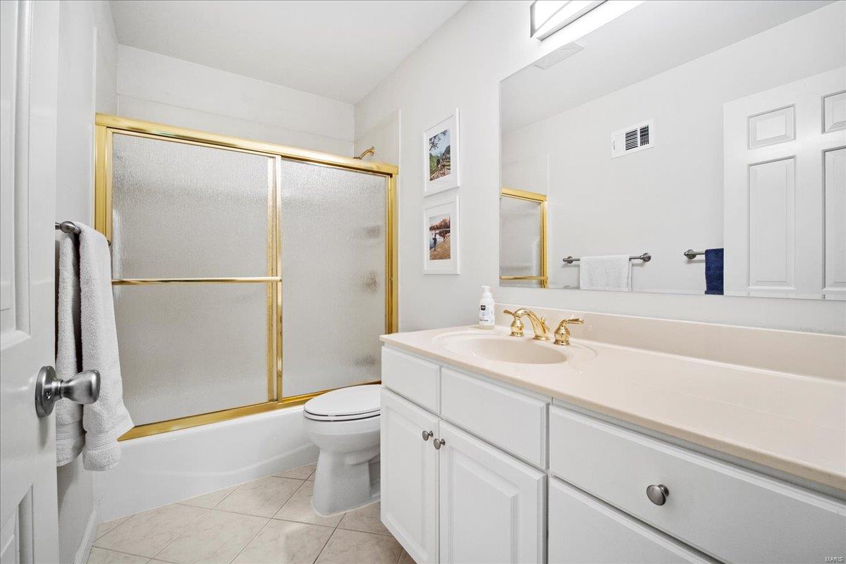 St Louis, Missouri 63131, United States, 4 Bedrooms Bedrooms, ,2 BathroomsBathrooms,Residential,Active,123839