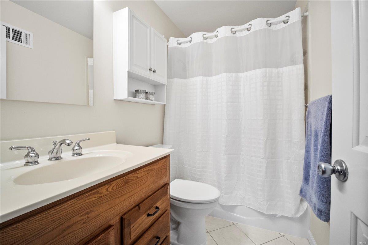 St Louis, Missouri 63131, United States, 4 Bedrooms Bedrooms, ,2 BathroomsBathrooms,Residential,Active,123839