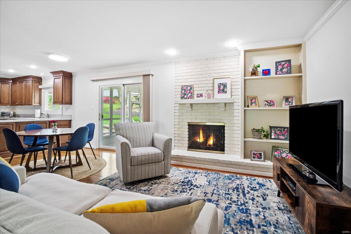 St Louis, Missouri 63131, United States, 4 Bedrooms Bedrooms, ,2 BathroomsBathrooms,Residential,Active,123839
