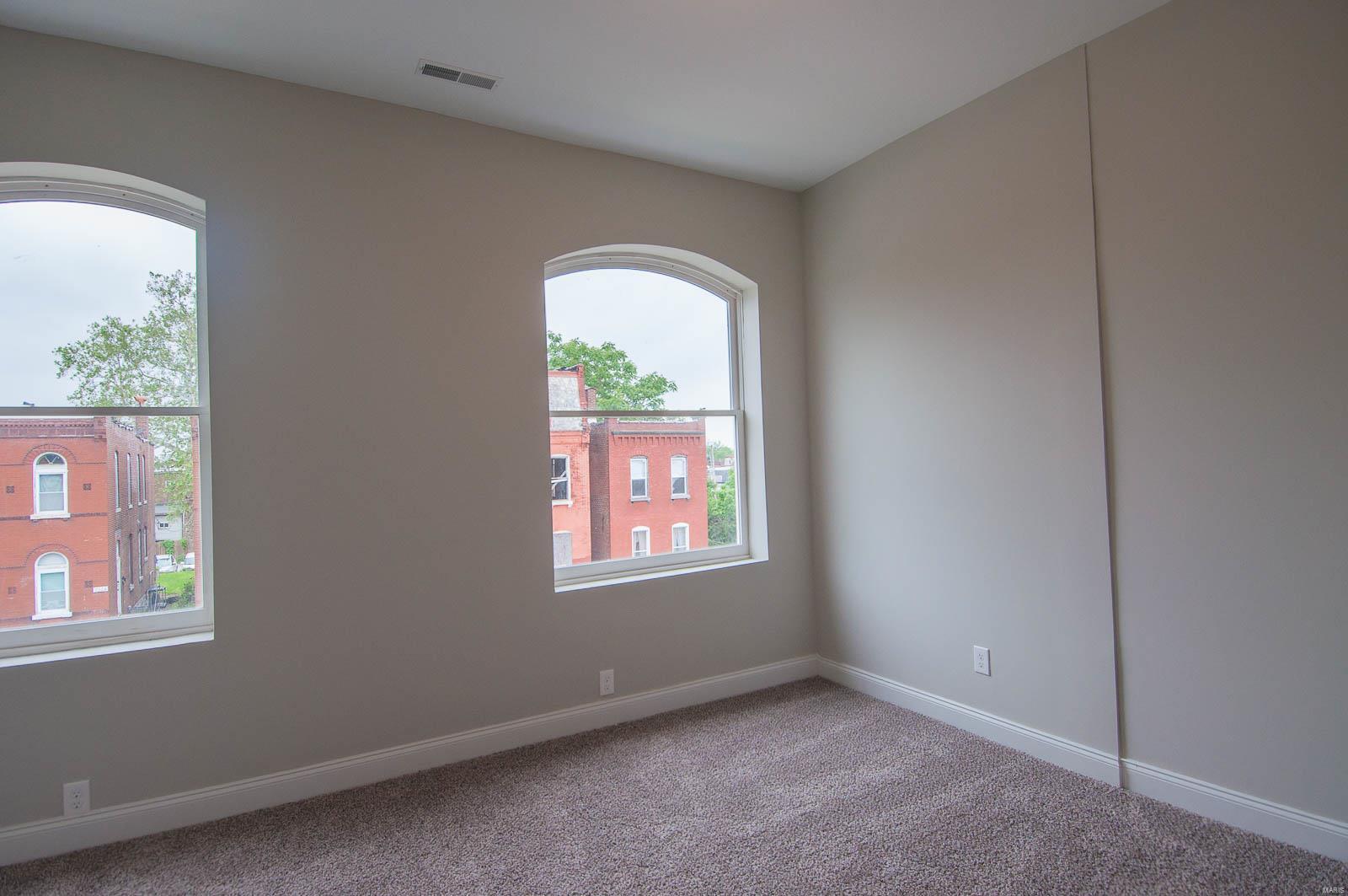 St Louis Commons Add - Residential