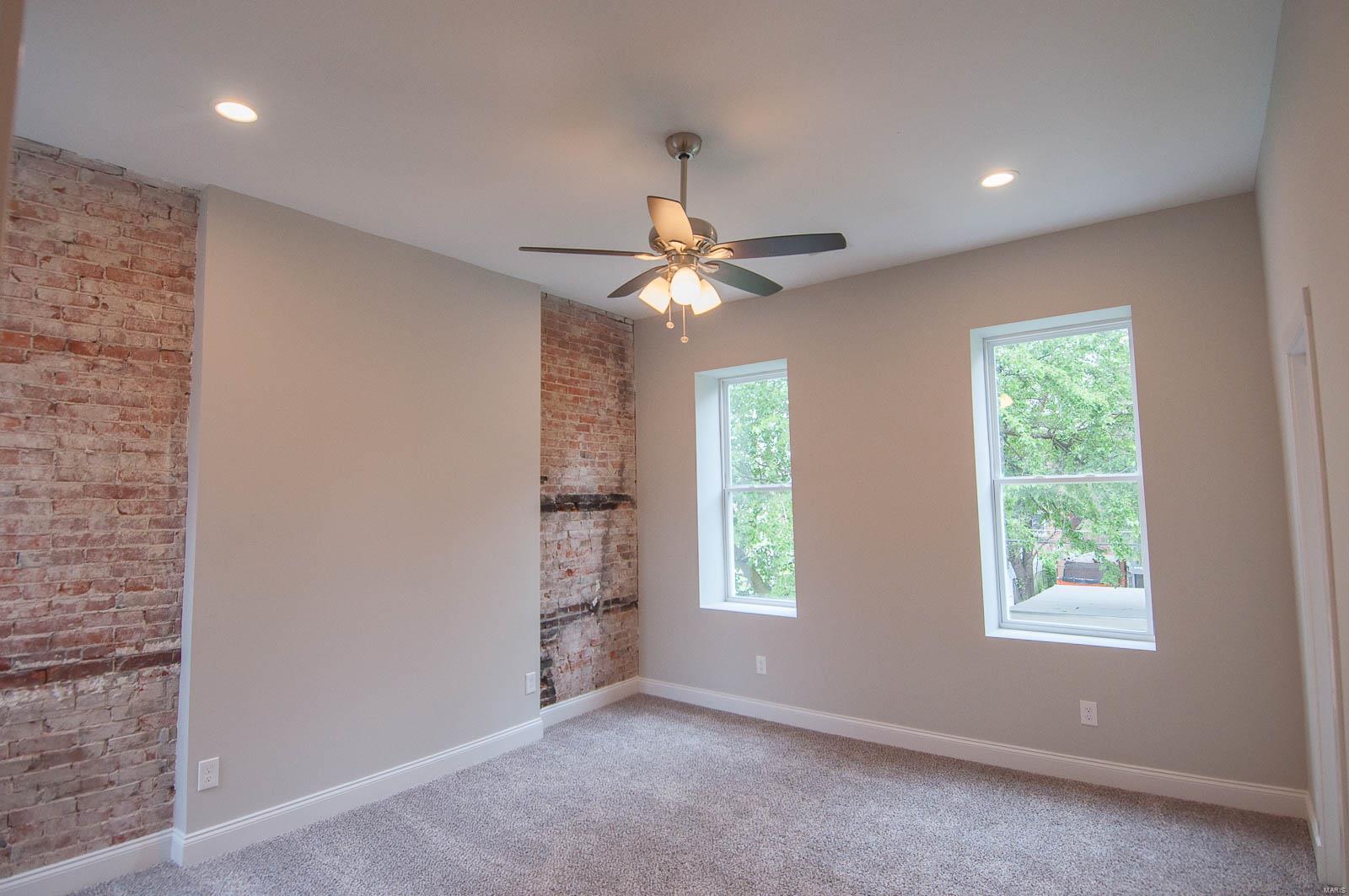 St Louis Commons Add - Residential