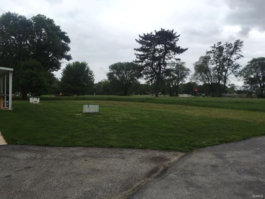 $8/sq ft. Total acreage is 3.37m/l. 5930-5940 Mexico Rd. Zoned in St Peters Special District & prime location for strip center, retail or high traffic user. Three parcels total (2-0110-0762-00-0031.3000000, 2-0110-0762-00-0032.0000000, 2-0110-0762-00-0033.0000000) Location: Business Park, City, High Traffic, Retail Center