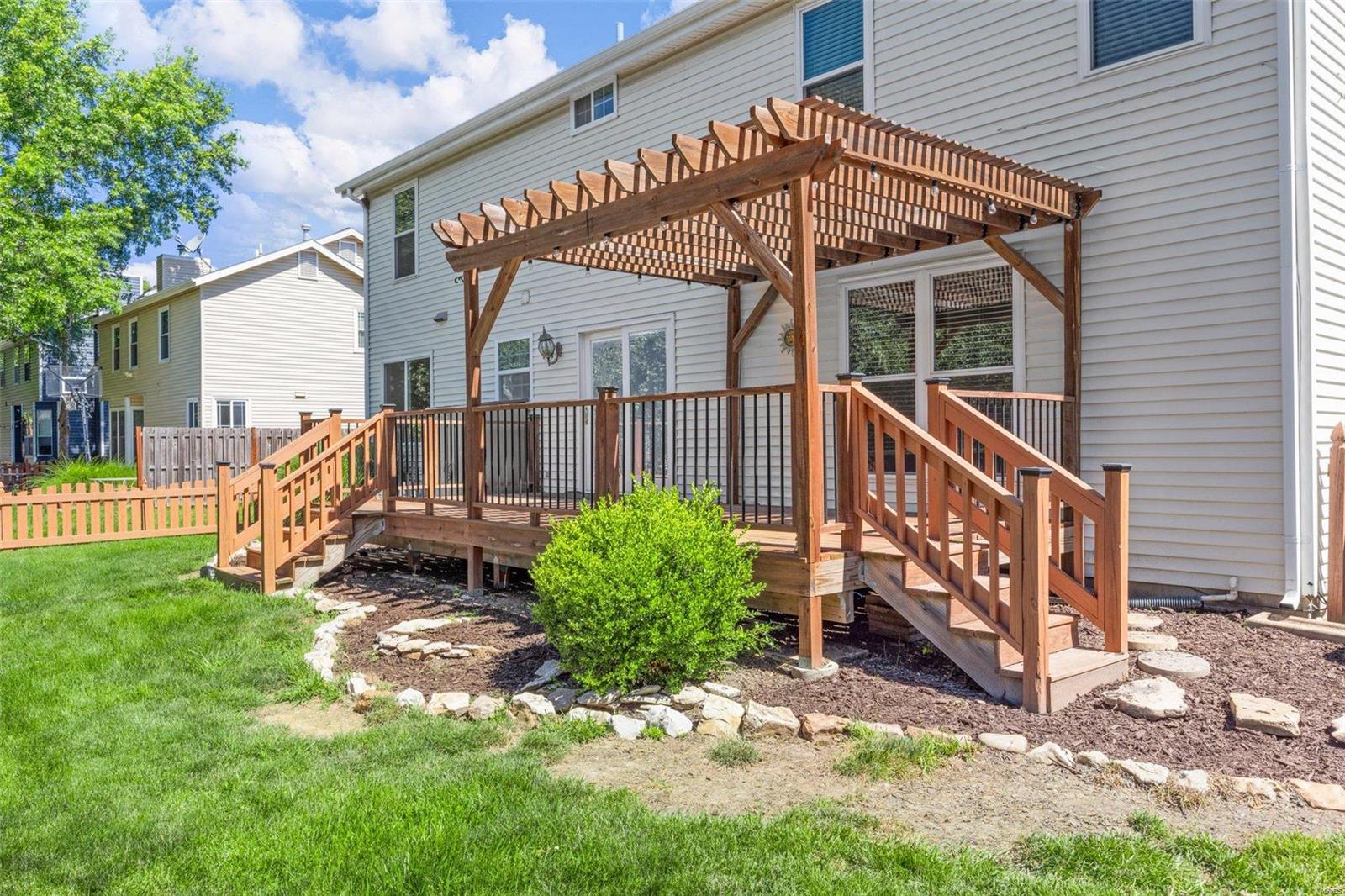 Twin Chimneys - Residential