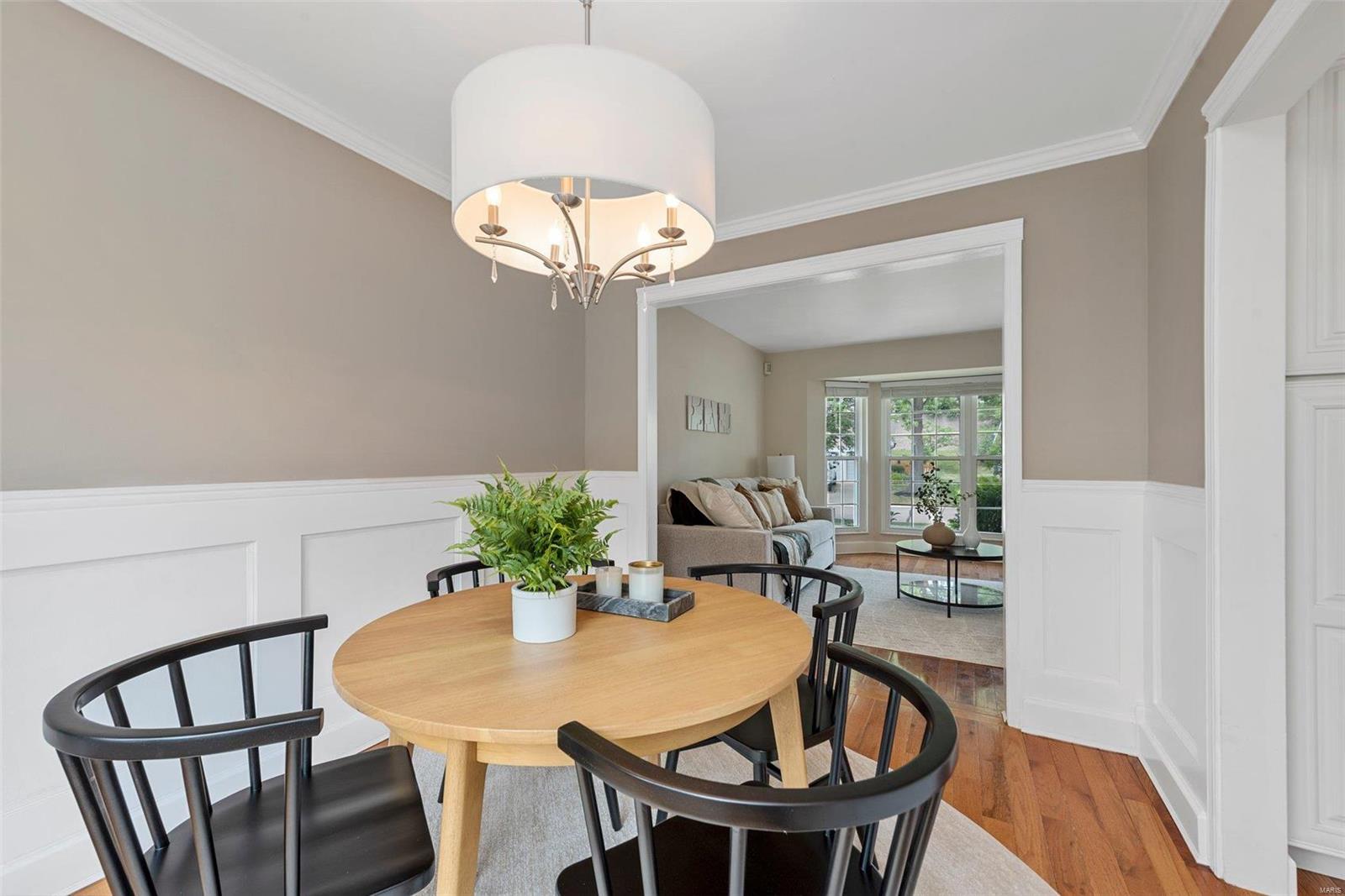 Twin Chimneys - Residential