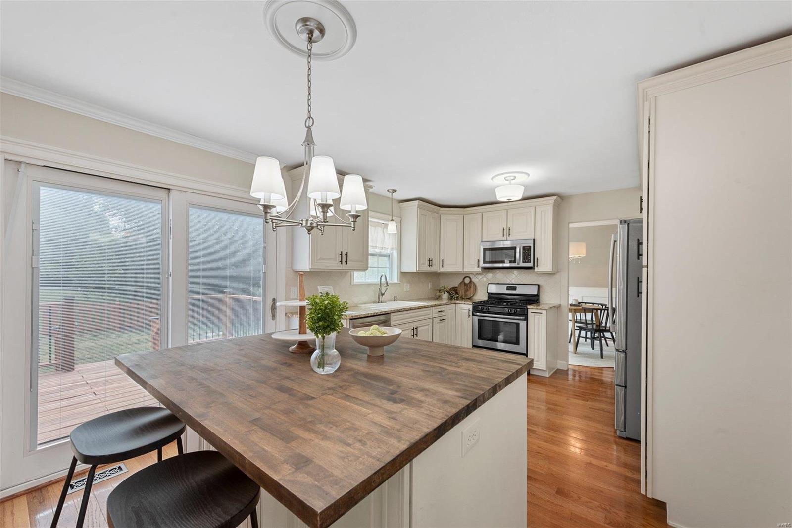 Twin Chimneys - Residential