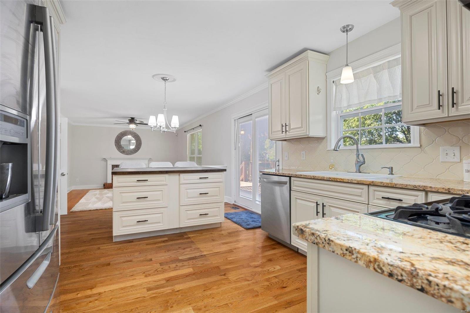 Twin Chimneys - Residential