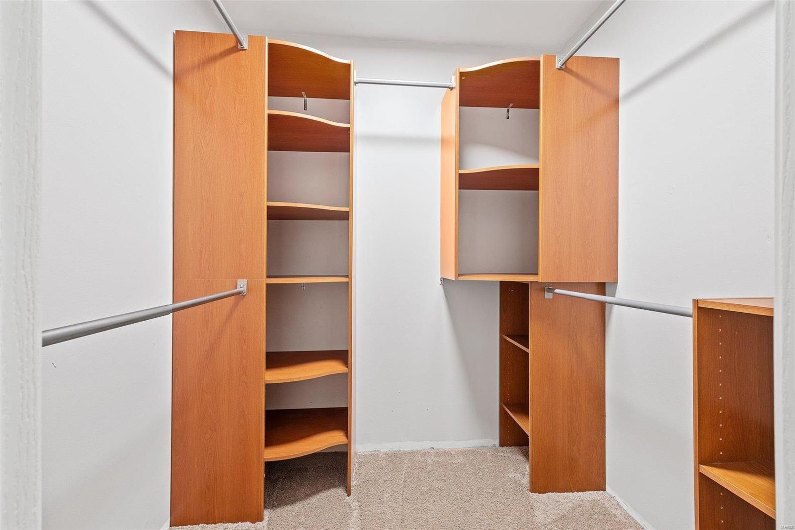 Twin Chimneys - Residential