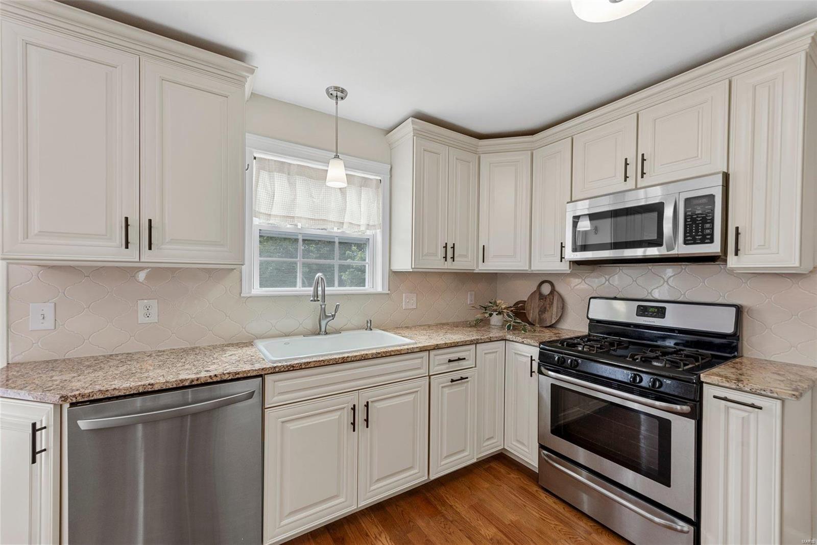 Twin Chimneys - Residential