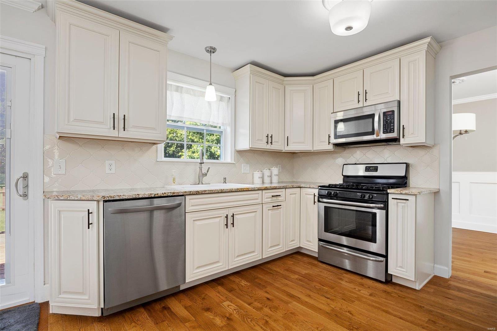 Twin Chimneys - Residential