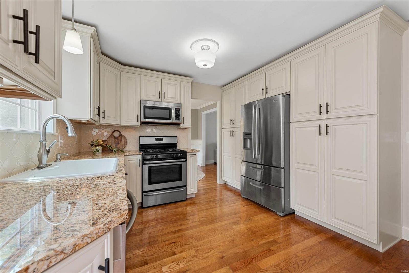 Twin Chimneys - Residential