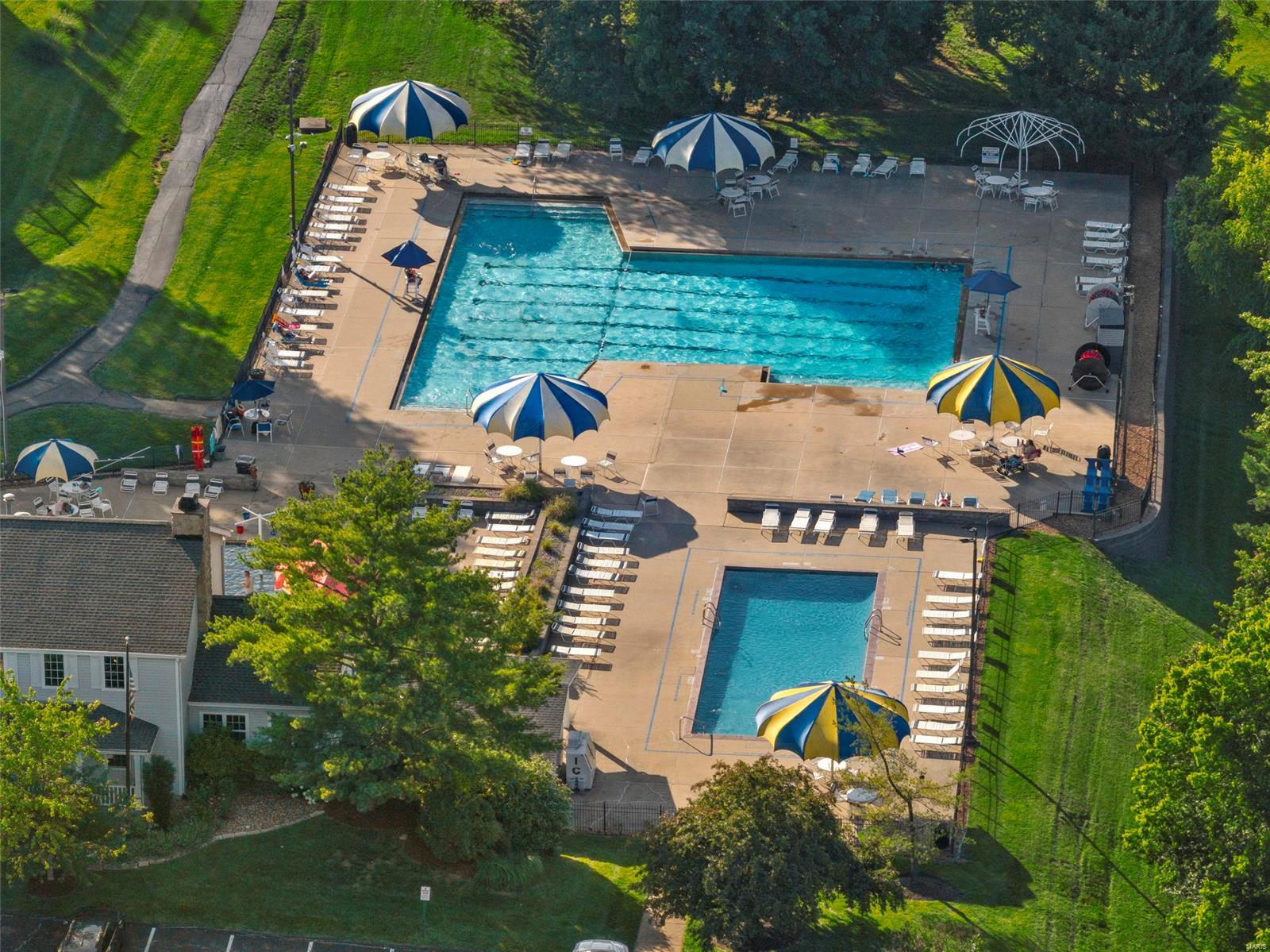 Twin Chimneys - Residential