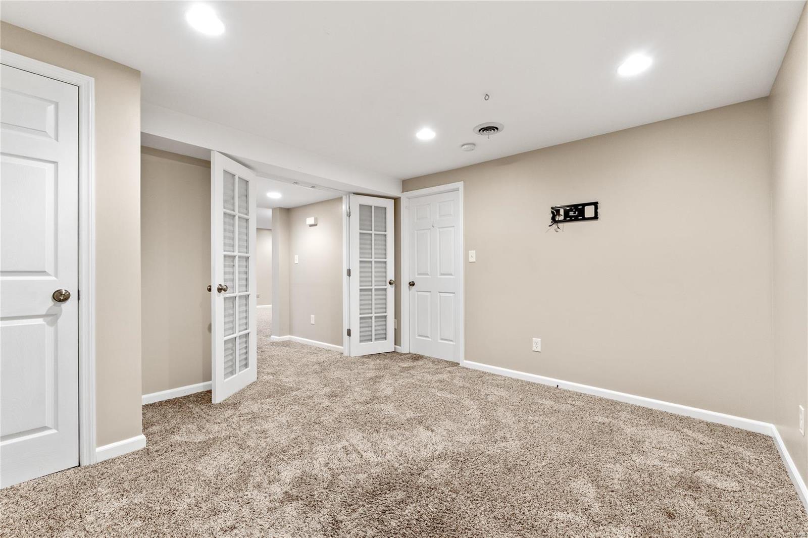 Wildwood, Missouri 63021, United States, 4 Bedrooms Bedrooms, ,3 BathroomsBathrooms,Residential,Pending,19596