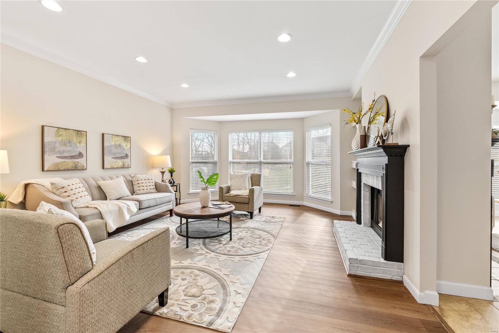 Wildwood, Missouri 63021, United States, 4 Bedrooms Bedrooms, ,3 BathroomsBathrooms,Residential,Pending,19596