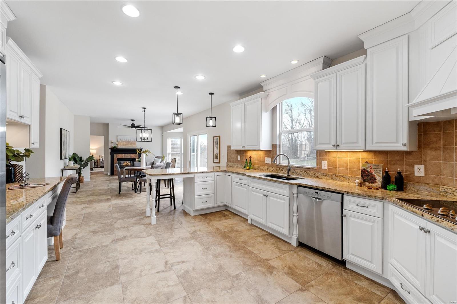 Wildwood, Missouri 63021, United States, 4 Bedrooms Bedrooms, ,3 BathroomsBathrooms,Residential,Pending,19596