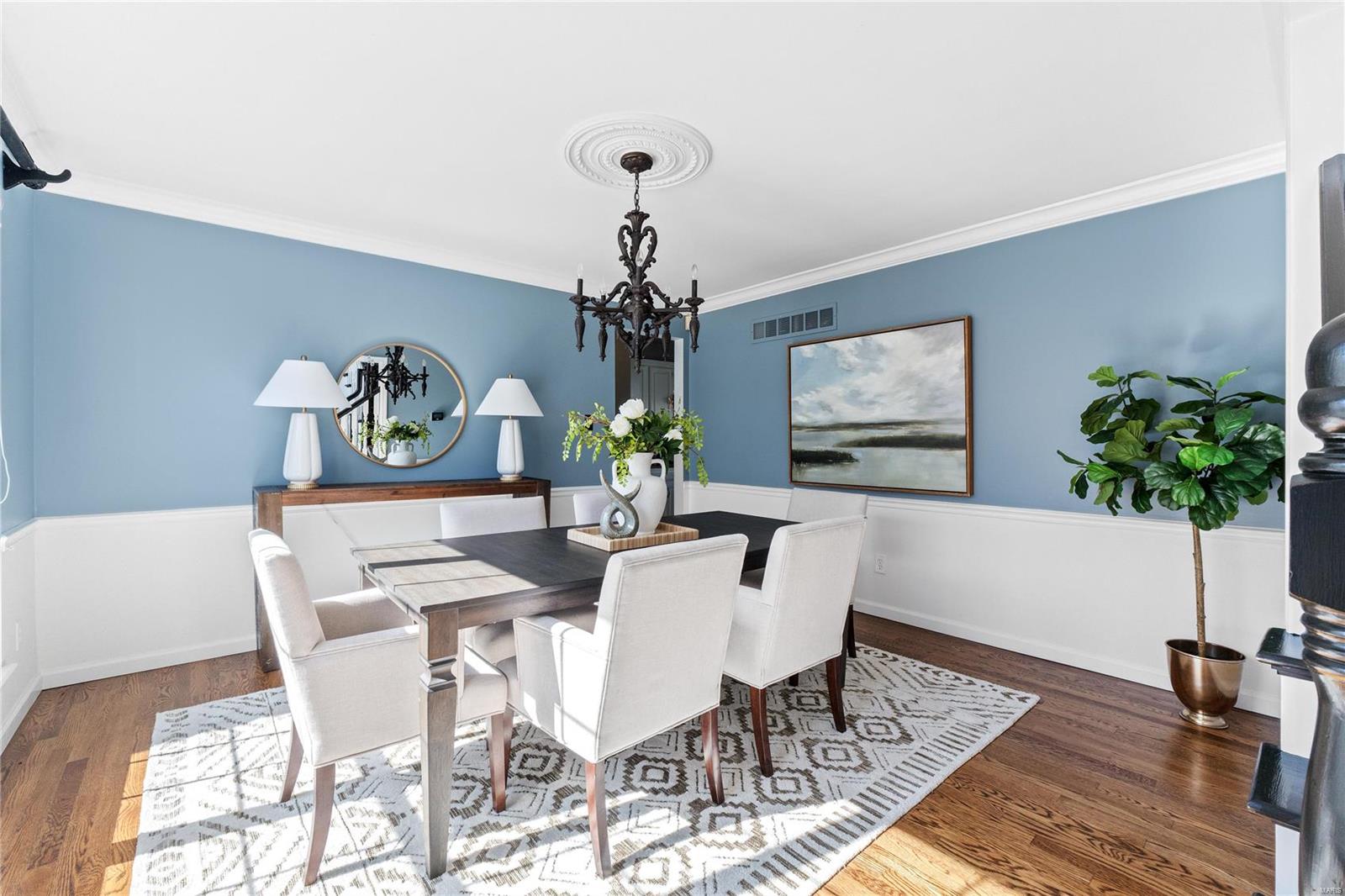 Chesterfield, Missouri 63005, United States, 4 Bedrooms Bedrooms, ,3 BathroomsBathrooms,Residential,Pending,37592