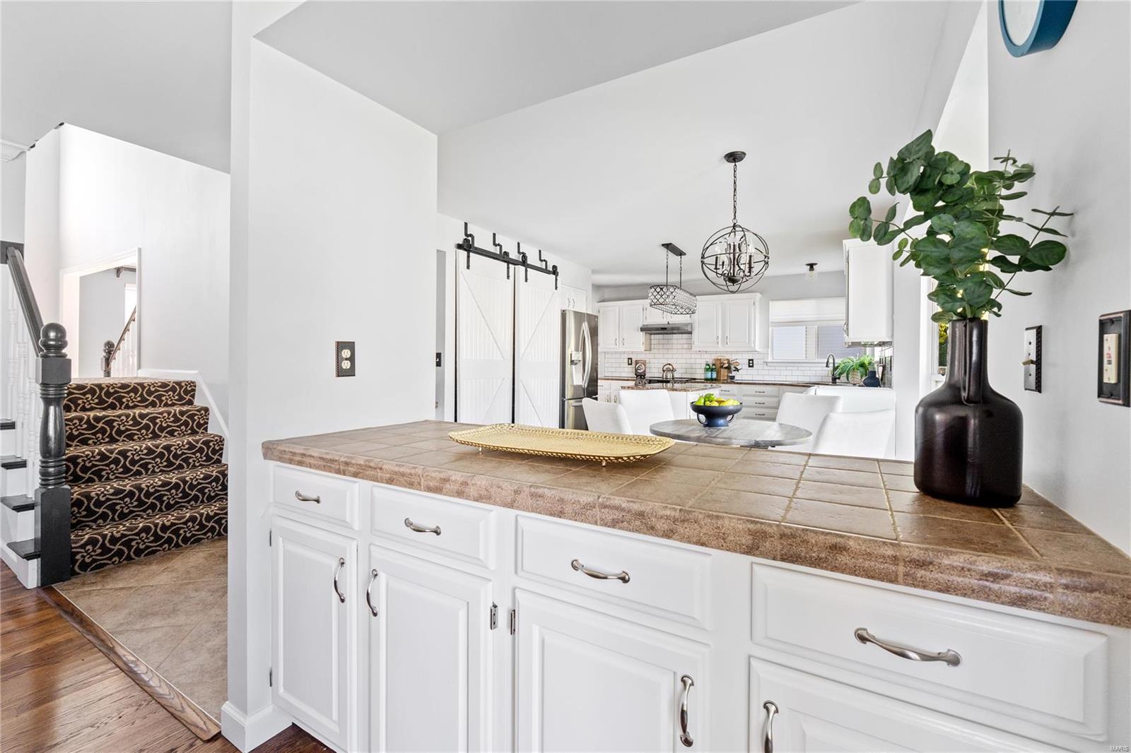 Chesterfield, Missouri 63005, United States, 4 Bedrooms Bedrooms, ,3 BathroomsBathrooms,Residential,Pending,37592