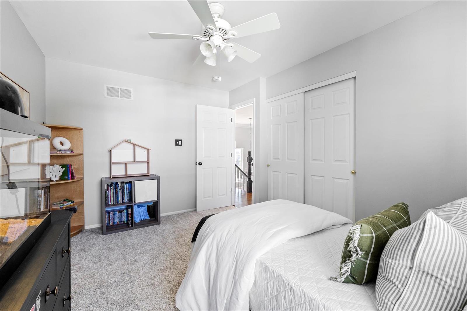 Chesterfield, Missouri 63005, United States, 4 Bedrooms Bedrooms, ,3 BathroomsBathrooms,Residential,Pending,37592