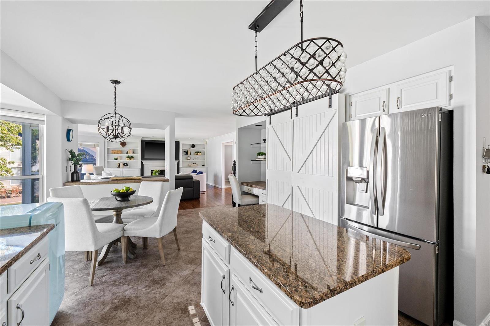 Chesterfield, Missouri 63005, United States, 4 Bedrooms Bedrooms, ,3 BathroomsBathrooms,Residential,Pending,37592