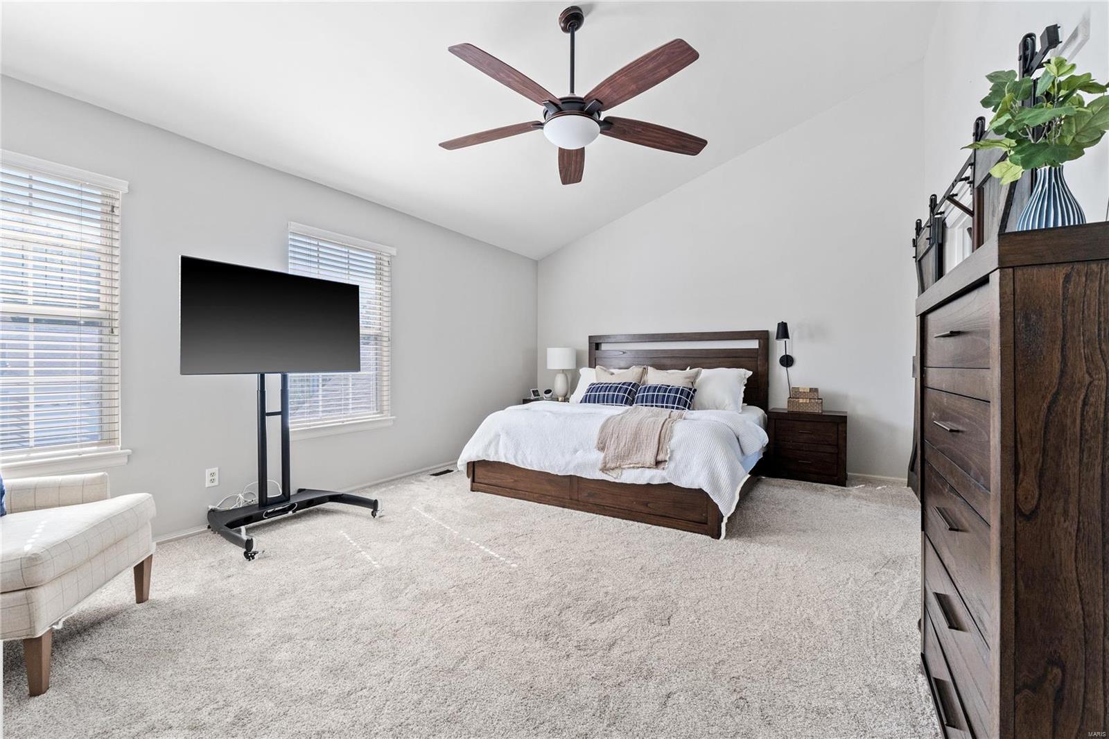 Chesterfield, Missouri 63005, United States, 4 Bedrooms Bedrooms, ,3 BathroomsBathrooms,Residential,Pending,37592