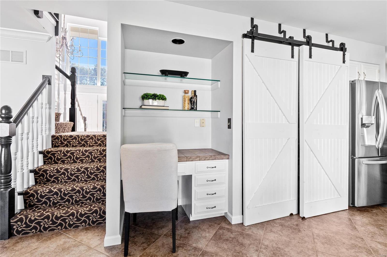 Chesterfield, Missouri 63005, United States, 4 Bedrooms Bedrooms, ,3 BathroomsBathrooms,Residential,Pending,37592