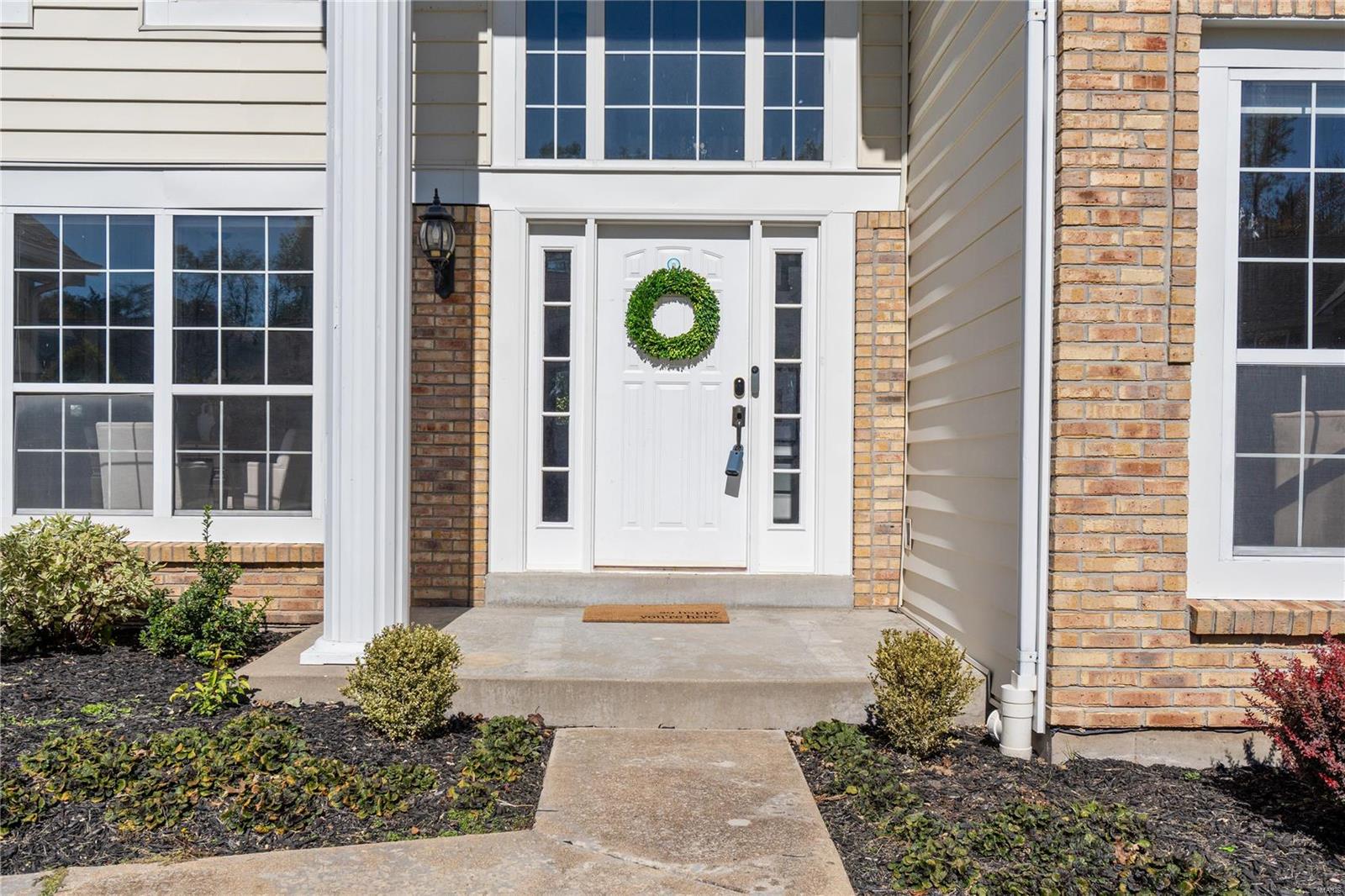 Chesterfield, Missouri 63005, United States, 4 Bedrooms Bedrooms, ,3 BathroomsBathrooms,Residential,Pending,37592