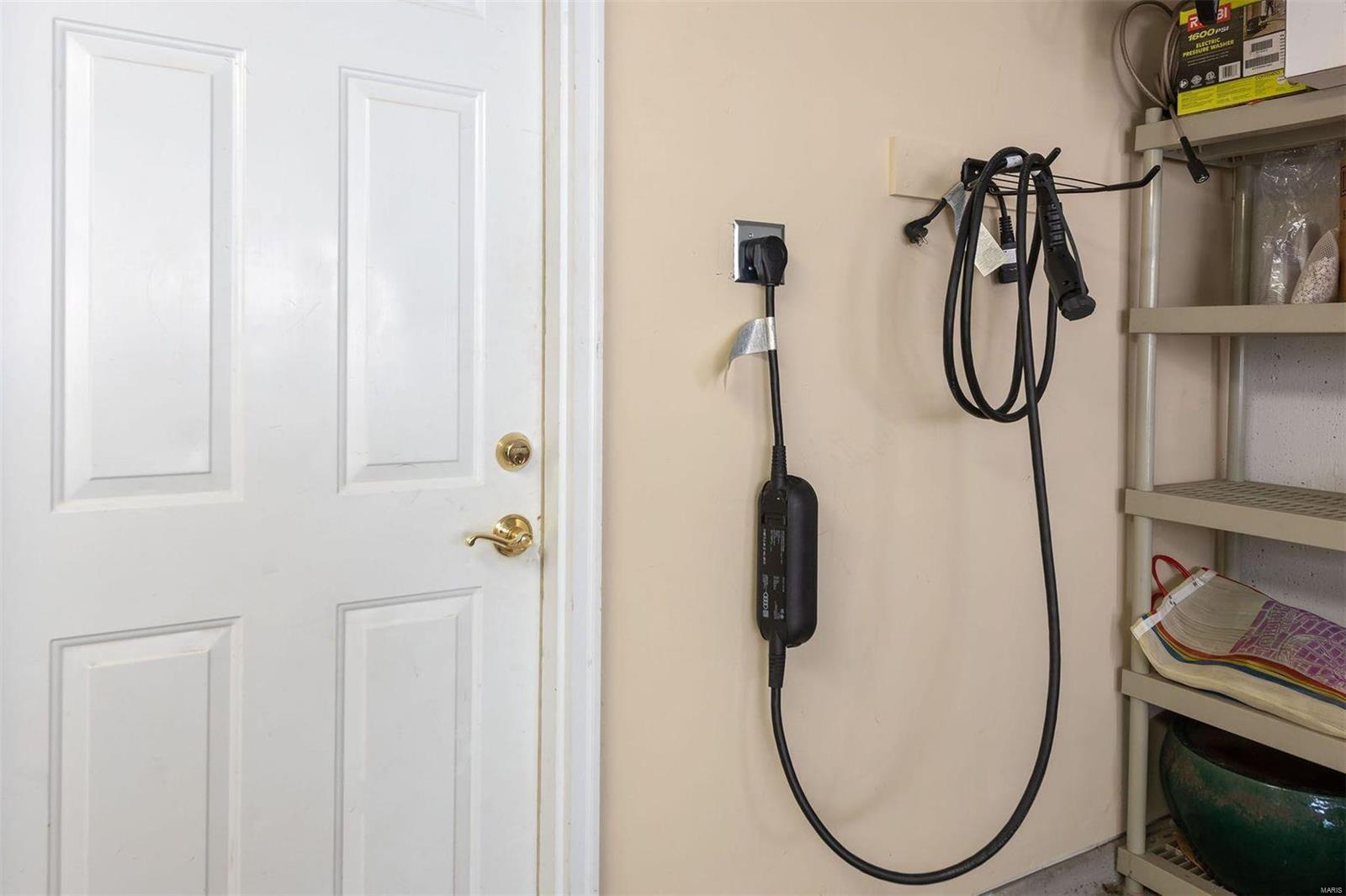 Central Row Twnhms - Residential