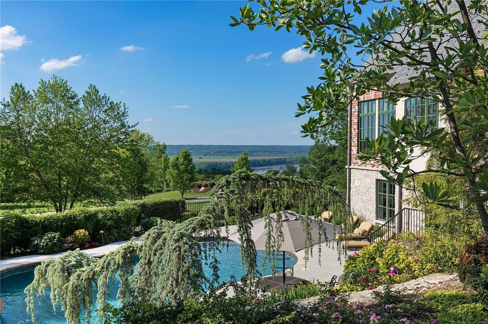 St Albans Bluffs Neighborhood - Residential