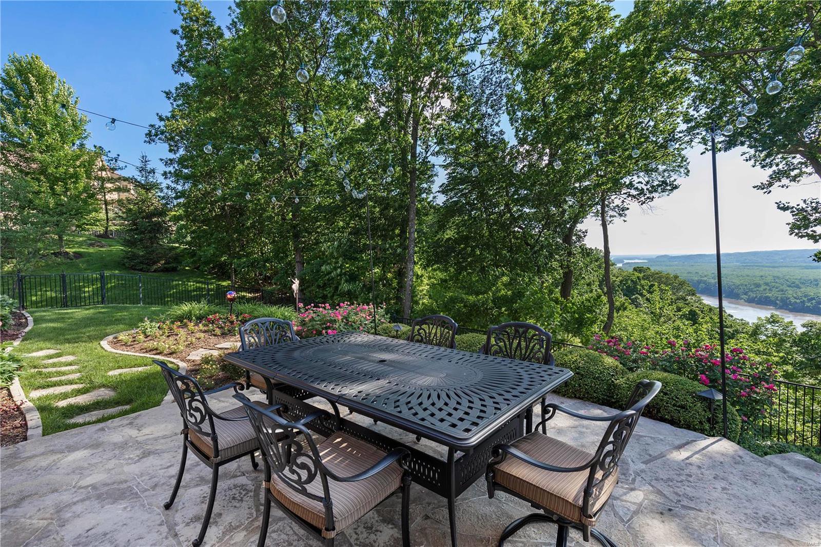 St Albans Bluffs Neighborhood - Residential