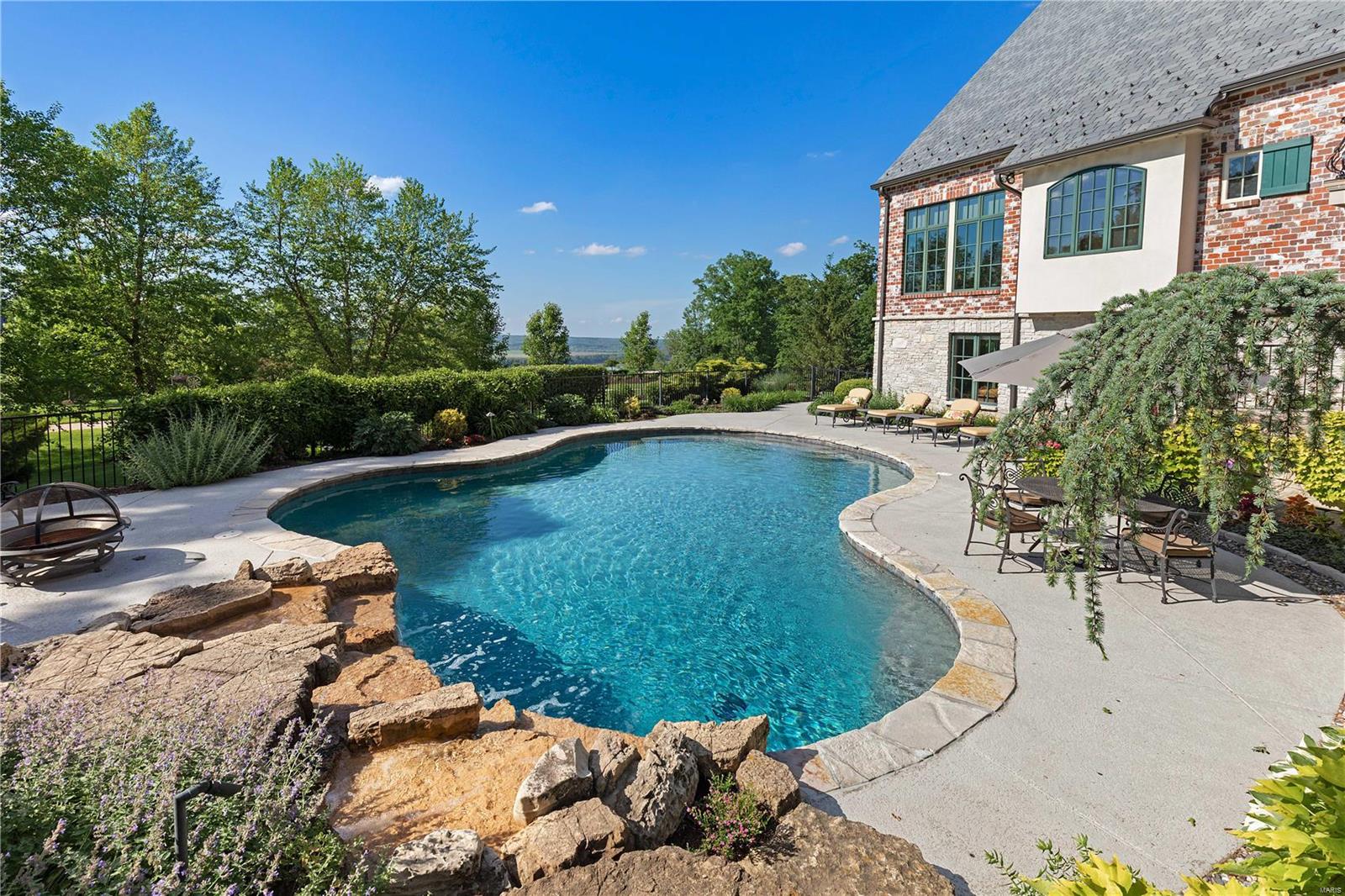 St Albans Bluffs Neighborhood - Residential