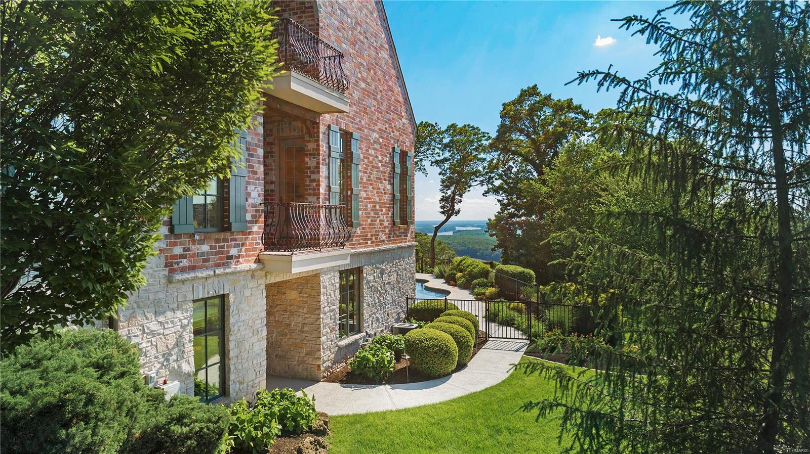 St Albans Bluffs Neighborhood - Residential