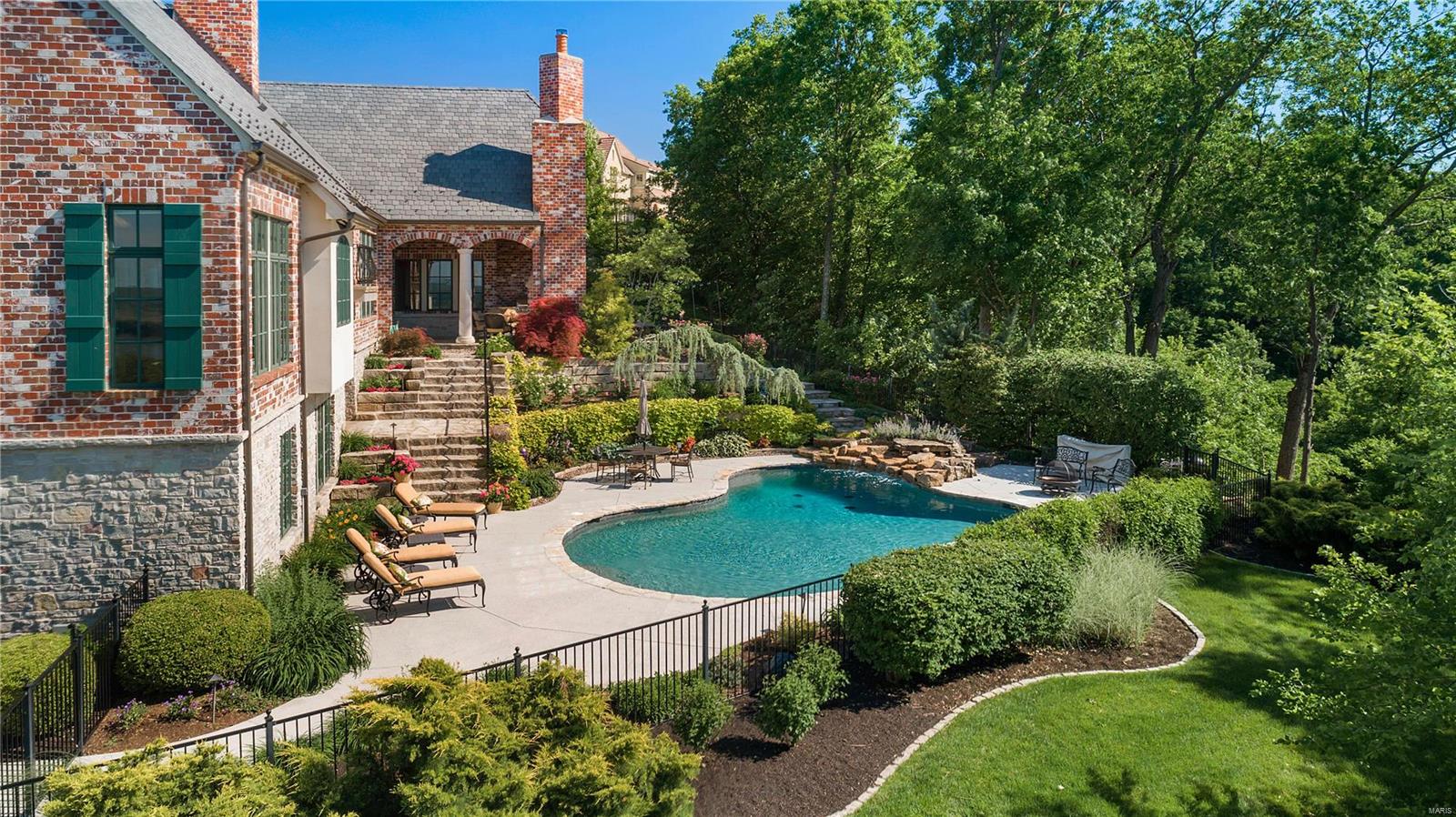 St Albans Bluffs Neighborhood - Residential