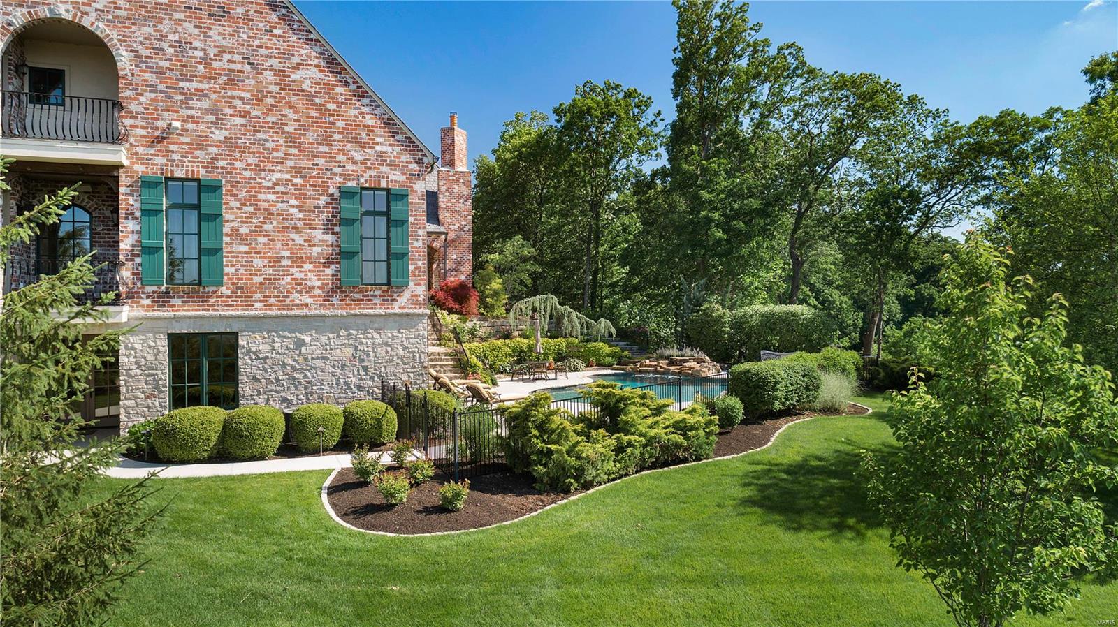 St Albans Bluffs Neighborhood - Residential