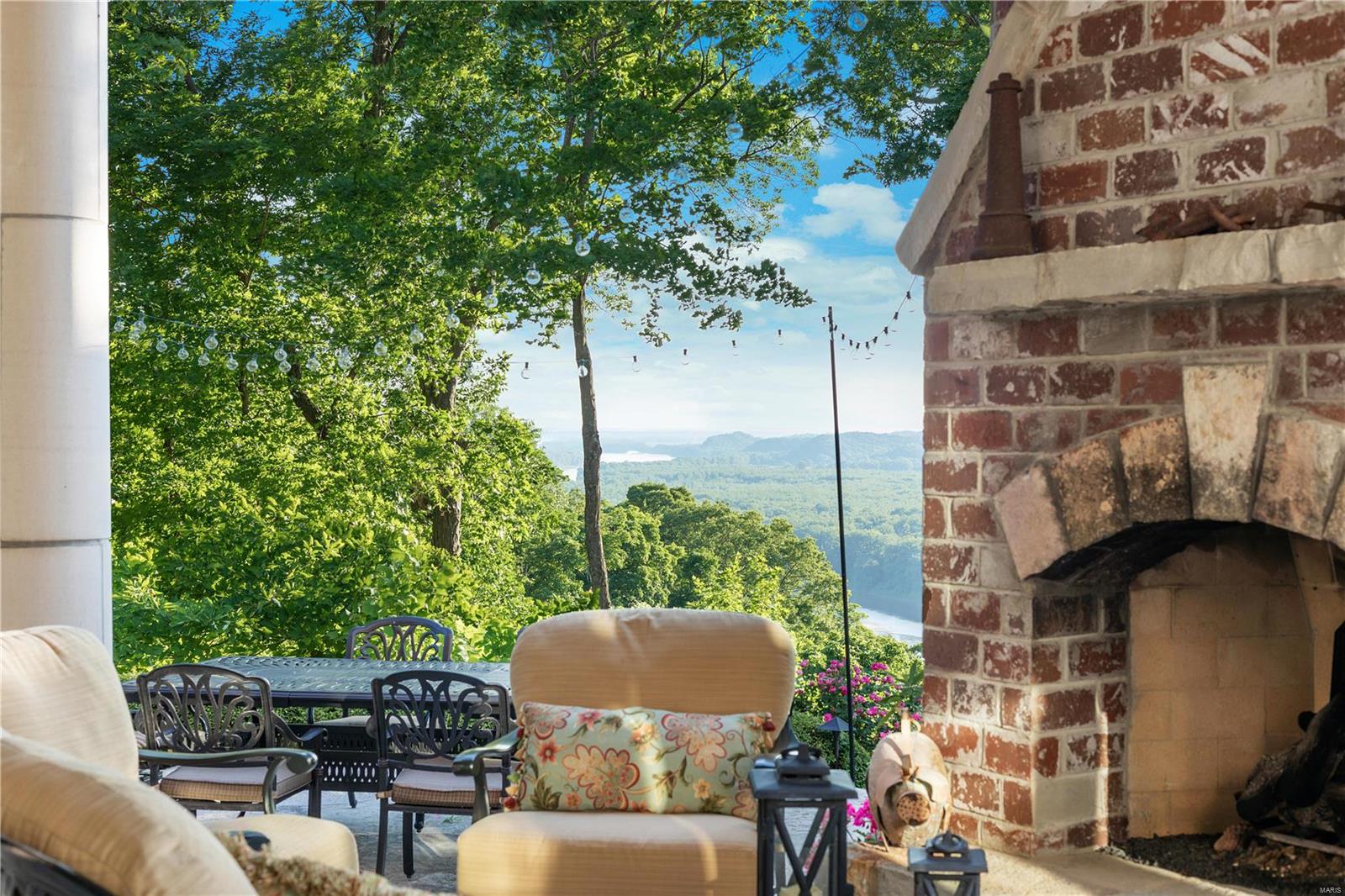 St Albans Bluffs Neighborhood - Residential