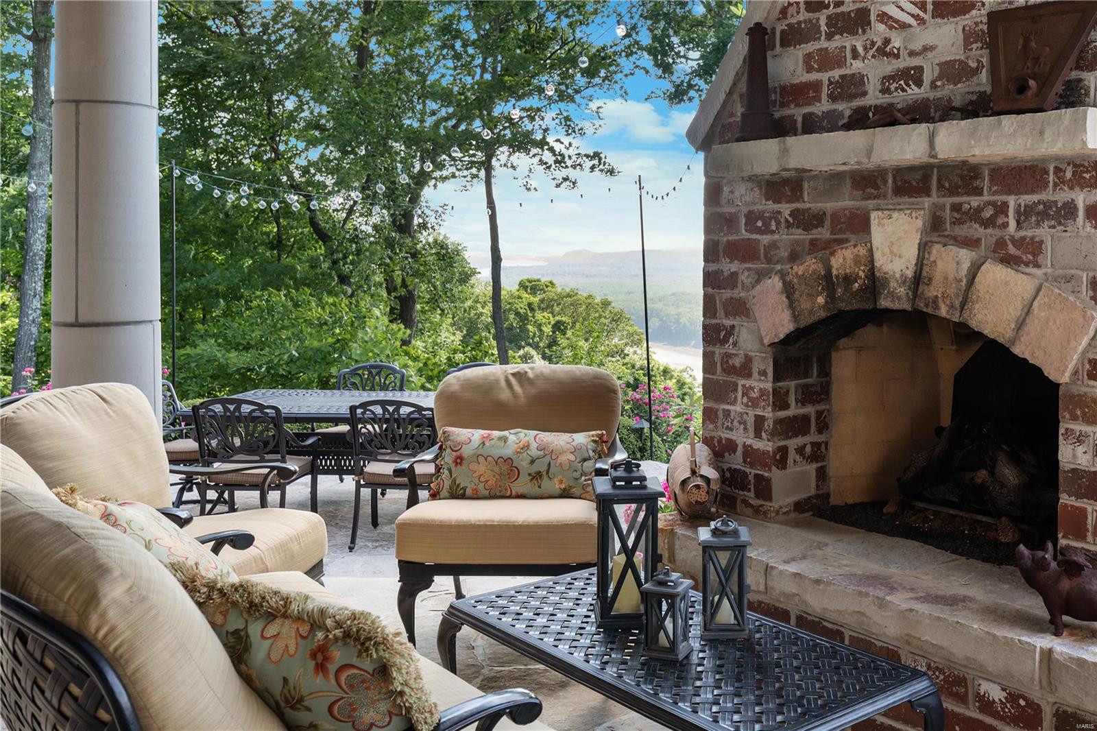 St Albans Bluffs Neighborhood - Residential