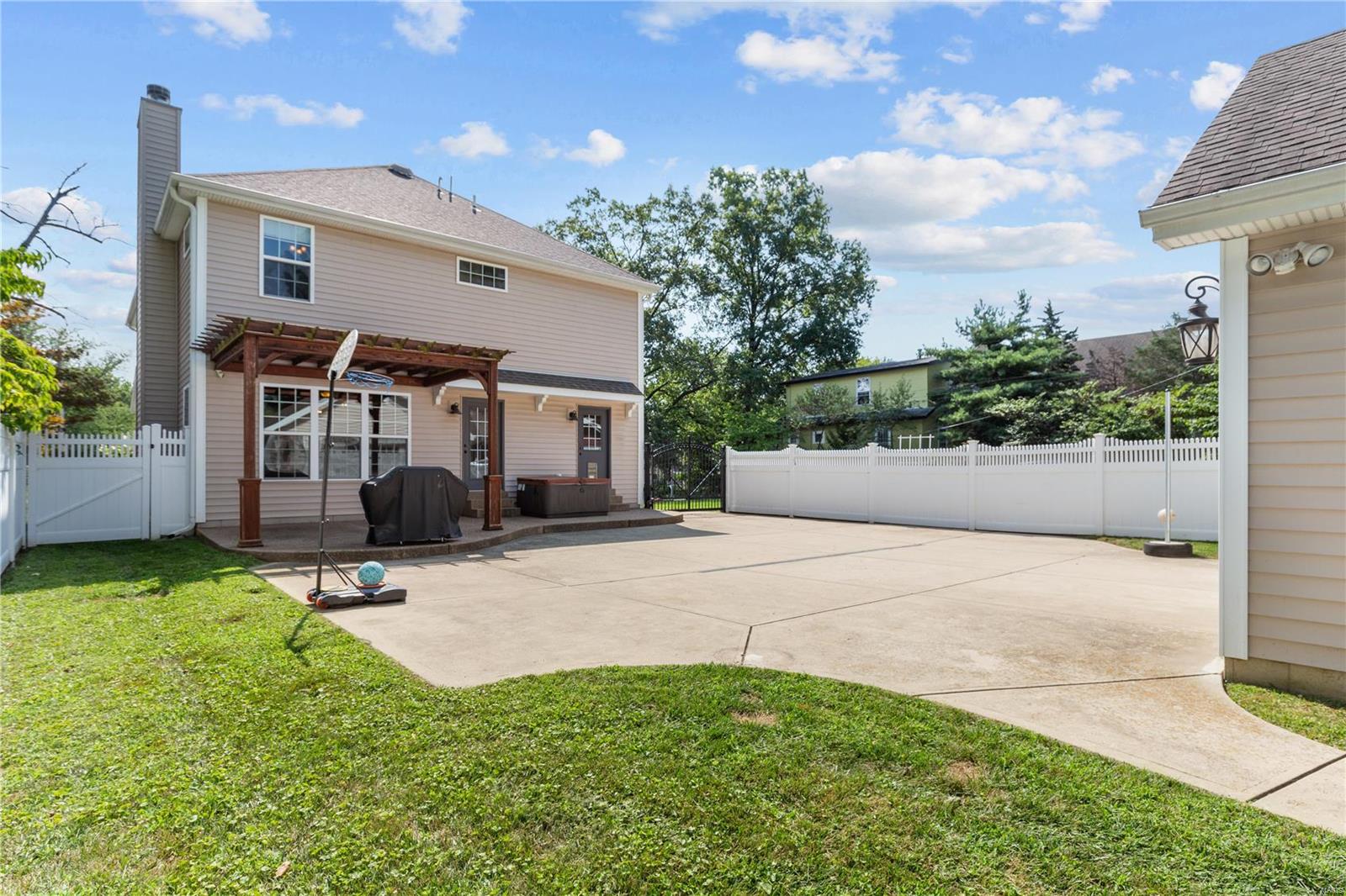 High School Terrace - Residential